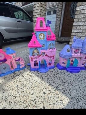 Disney little People Fantasy Play Castle Toy for Kids